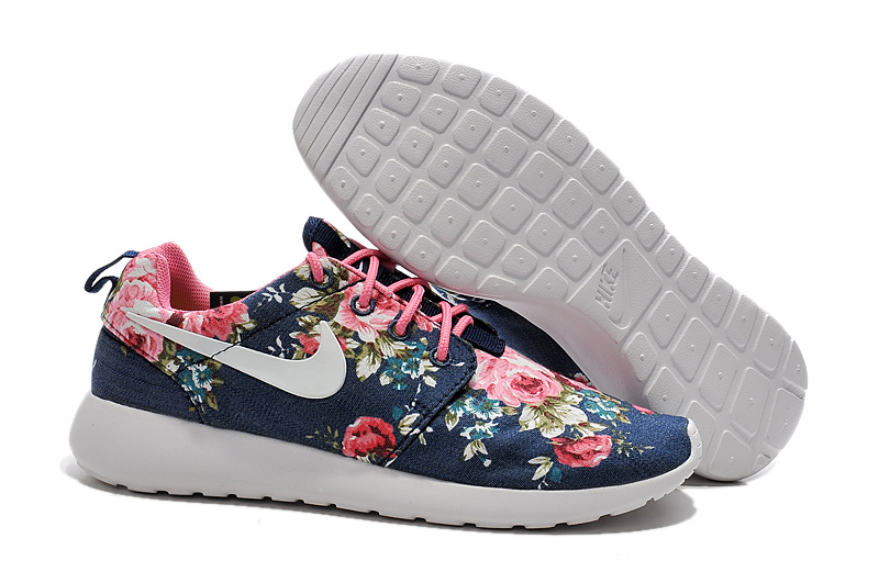 basket nike roshe run a fleur