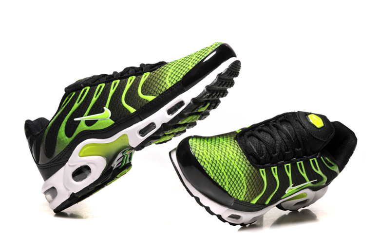 nike tn requin homme verte